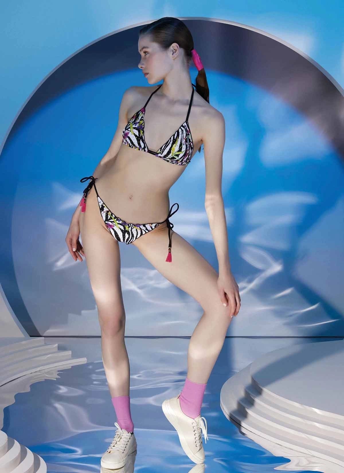 Taş Baskılı Mor Çiçekli Üçgen Bikini Takımı